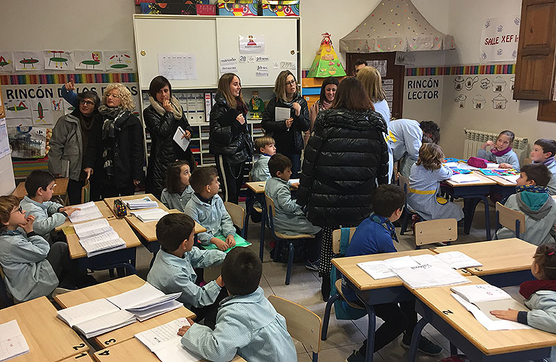 Varios docentes visitan La Salle l’Alcora para conocer su trabajo cooperativo en Infantil y Primaria