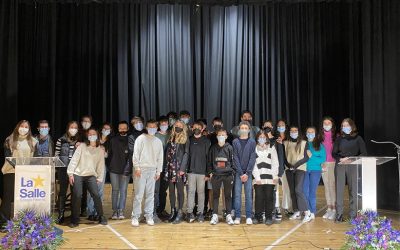 El alumnado del 3º de la ESO del colegio La Salle Paterna realiza una ‘Velada poética’ en el teatro del centro educativo