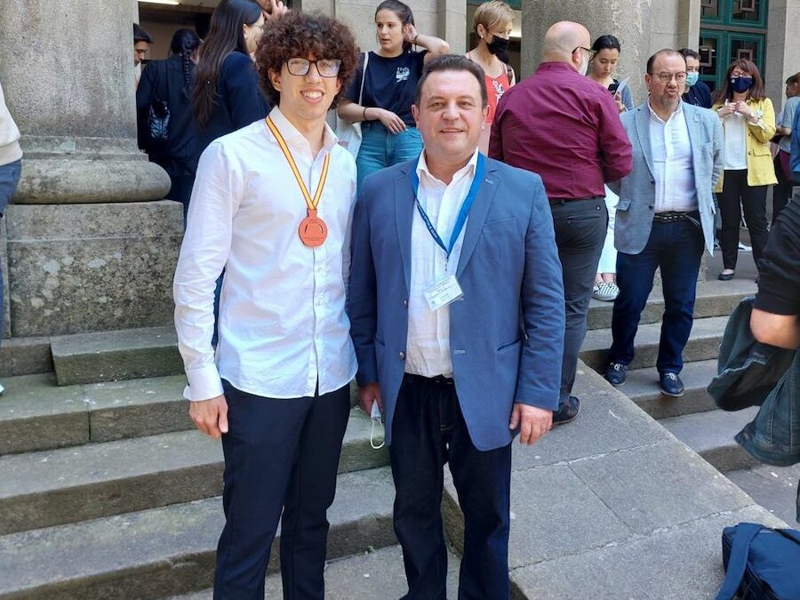 Carles Ardid, alumno del colegio La Salle Paterna, obtiene la medalla de bronce en la XXXV Olimpiada Nacional de Química 2022 celebrada en Santiago de Compostela