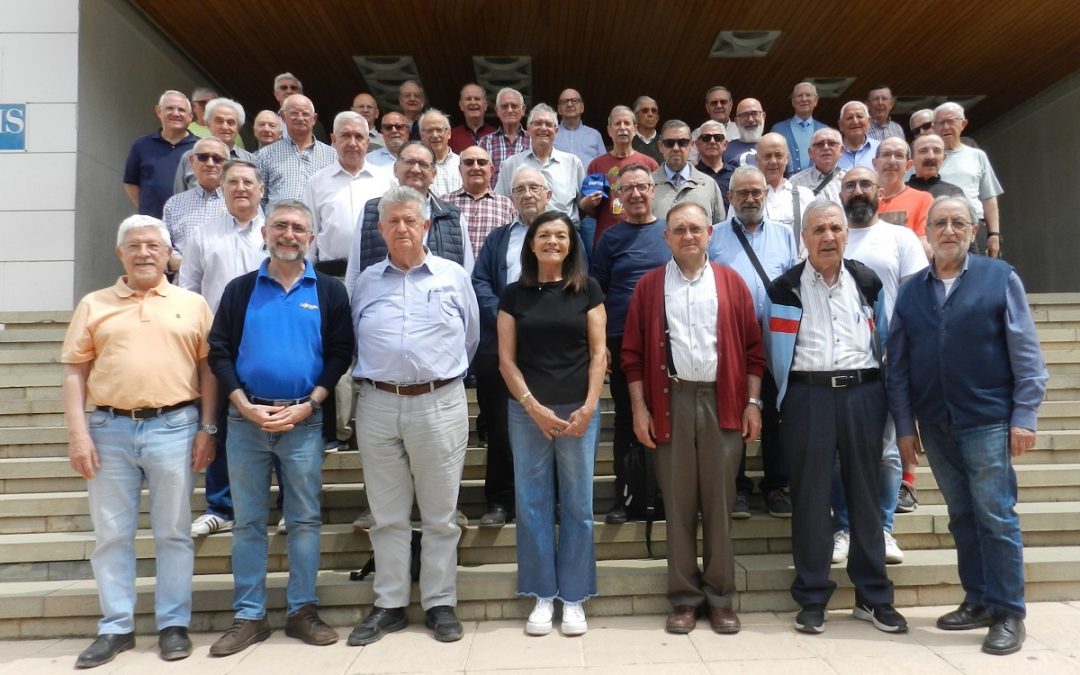 Las comunidades lasalianas de Zaragoza-Rioja y Valencia-Teruel visitan el castillo de Peracense